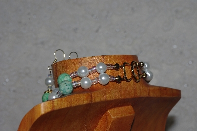 +MBADS #04-819  "Black,Green & White Bead Necklace & Earring Set"