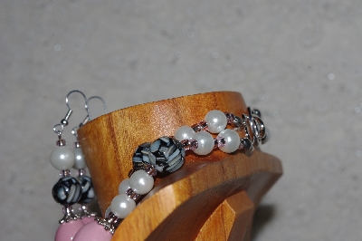 +MBADS #04-824  "Black, Pink & White Bead Necklace & Earring Set"