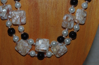 +MBADS #04-891  "Tan, Black & White Bead Necklace & Earring Set"