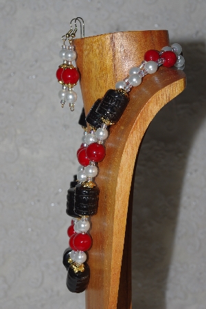 +MBADS #04-846  "Red,Black & White Bead Necklace & Earring Set"