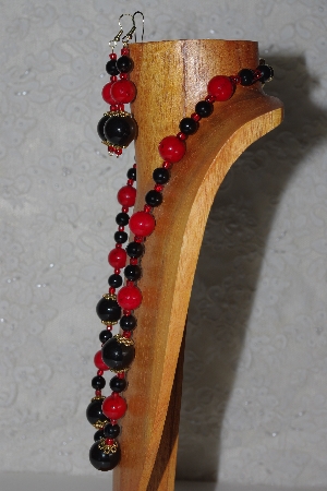 +MBADS #04-1043  "Red & Black Bead Necklace & Earring Set"