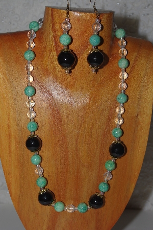 +MBADS #04-1032  "Green, Clear & Black Beads Necklace & Earring Set"