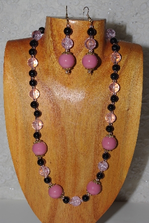 +MBADS #04-1016  "Pink & Black Bead Necklace & Earring Set"