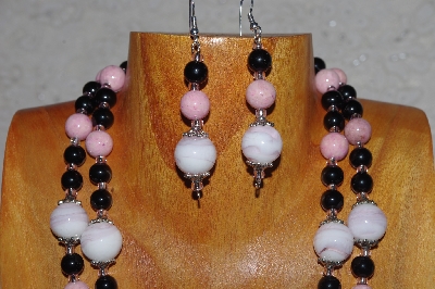 +MBADS #05-0055  "Pink & Black Bead Necklace & Earring Set"