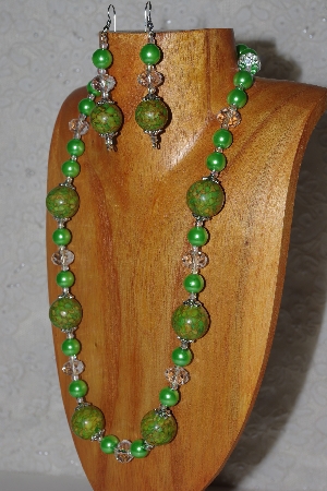 +MBASS #0003-226  "Green & Clear Bead Necklace & Earring Set"