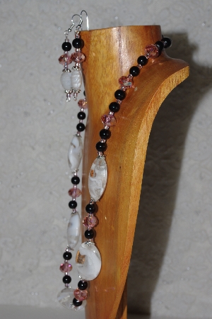 +MBASS #0003-0100  "Black, Pink & White Bead Necklace & Earring Set"