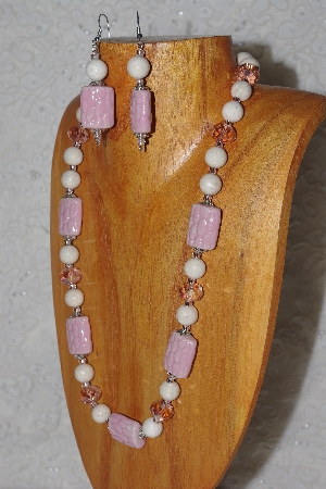 +MBASS #0003-213  "Pink & White Bead Necklace & Earring Set"