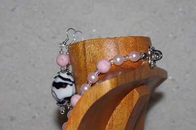 +MBASS #0003-0042  "Black,White & Pink Bead Necklace & Earring Set"