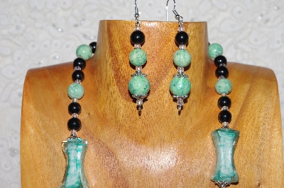 +MBASS #0003-0048  "Green & Black Bead Necklace & Earring Set"