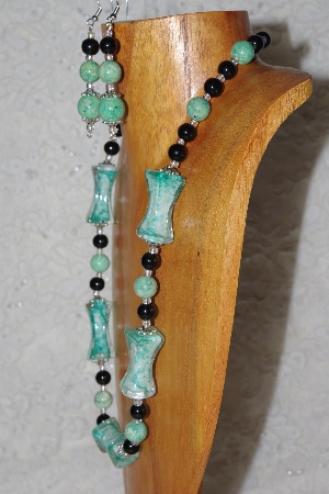 +MBASS #0003-0048  "Green & Black Bead Necklace & Earring Set"