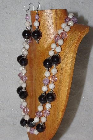 +MBAHB #58-0149  "White,Pink & Black Bead Necklace & Earring Set"