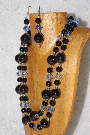+MBAHB #58-0161  "Black & Blue Bead Necklace & Earring Set"