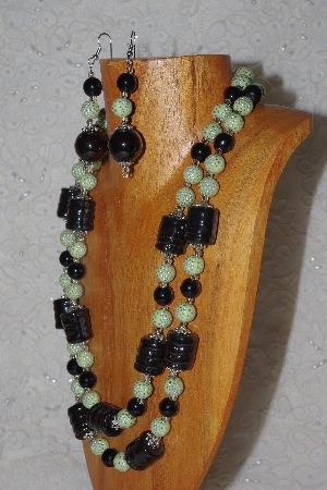 +MBAHB #58-0173  "Green & Black Bead Necklace & Earring Set"