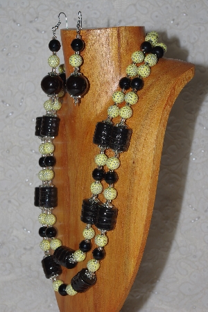 +MBAHB #58-0184  "Yellow & Black Bead Necklace & Earring Set"