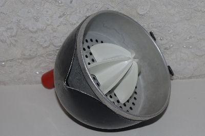 +MBAVG #101-0113  "Vintage Dazey Kitchen Helps Juicer"