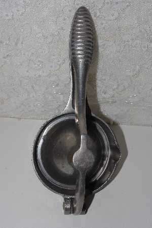 +MBAVG #101-0007  "Vintage Cast Aluminum Juicer"