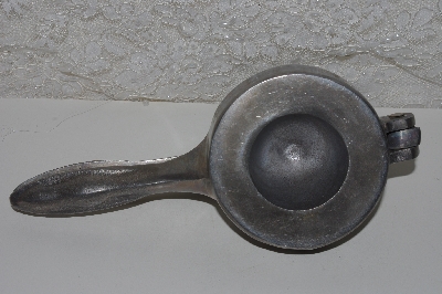 +MBAVG #101-0007  "Vintage Cast Aluminum Juicer"