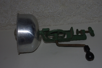 +MBAVG #101-0064  "Vintage Universal Fruit Juice Extractor"