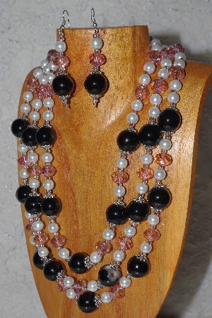 +MBAMG #100-0384  "Black,Pink & White Bead Necklace & Earring Set"