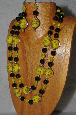 +MBAMG #100-0359  "Yellow & Black Bead Necklace & Earring Set"