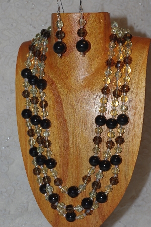 +MBAHB #033-0129  "Black Porcelain & Mixed Bead Necklace & Earring Set"