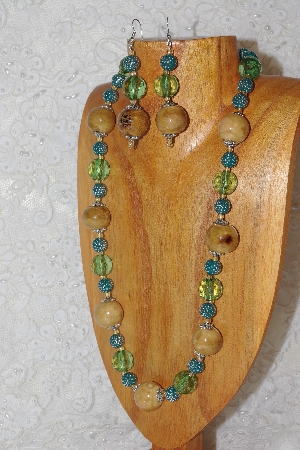 +MBAHB #033-213  "Honey Porcelain & Mixed Bead Necklace & Earring Set"