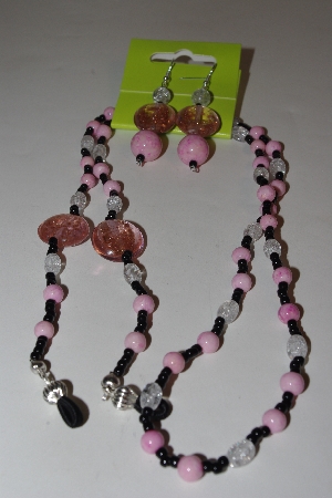 +MBAEG #001-0001  "Black, Clear & Pink Beads"