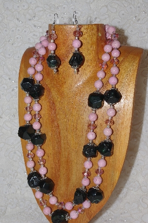 +MBAHB #18-0019  "Pink & Black/Green"