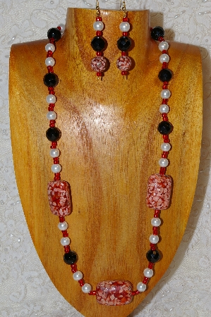 +MBAHB #R001-0004  "Red,Black & White"