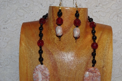 +MBAHB #312-0013  "Redline Marble & Mixed Bead Necklace"