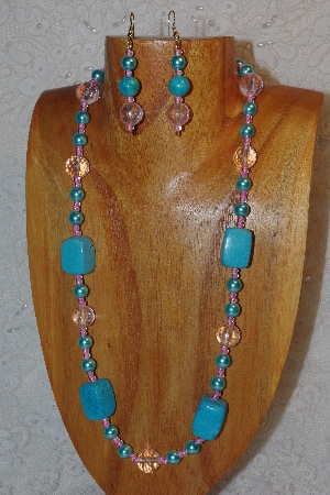 +MBAHB #315-009  "Pink & Blue"