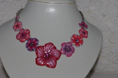+MBAMG #S99-0049 "Epoxy Graduated Floral Necklace"