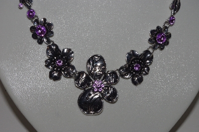 +MBAMG #S99-0083  "Graduated Floral Necklace"