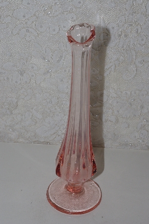 +MBAMG #108-0064  "Vintage Pink Glass Bud Vase"