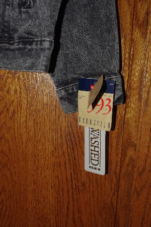 +MBACF #598-0025  "Levi's 593 Oversized Whitewashed Black Denim Jacket"