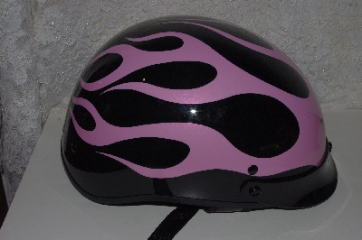 +MBAMG #999-0124  "Women's 2009 Black With Pink Flame harley Helmet"