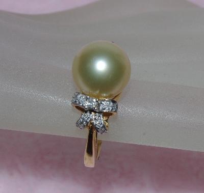 Lamps II #0218  "Beautiful Pale Yellow Tahitian Pearl & Diamond Ring"