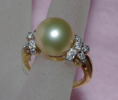 Lamps II #0218  "Beautiful Pale Yellow Tahitian Pearl & Diamond Ring"