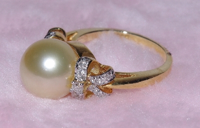 Lamps II #0218  "Beautiful Pale Yellow Tahitian Pearl & Diamond Ring"