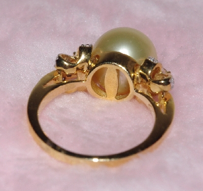 Lamps II #0218  "Beautiful Pale Yellow Tahitian Pearl & Diamond Ring"