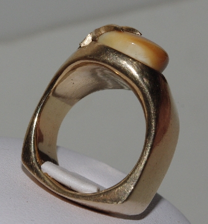 +MBA #1616- 355    "Men's Size 10 Elk Ivory 14K Yellow Gold Ring"