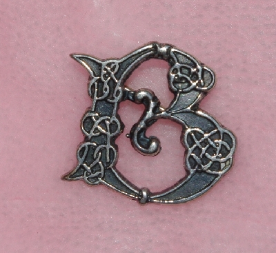 +MBA #1616-049  "Sterling Fancy  "B" Initial Pin"
