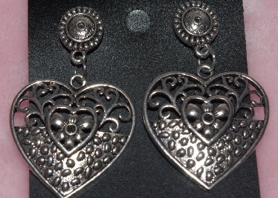 +MBA #1616-176 "Silver Tone Heart Dangle Earrings"
