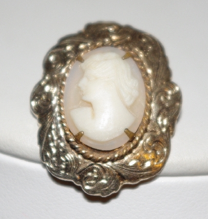 +MBA #1818-0034  "Gold Filled Vintage Shell Cameo Pin"