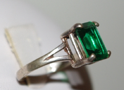 +MBA #1818-0126  "Sterling Square Cut Green CZ Ring"