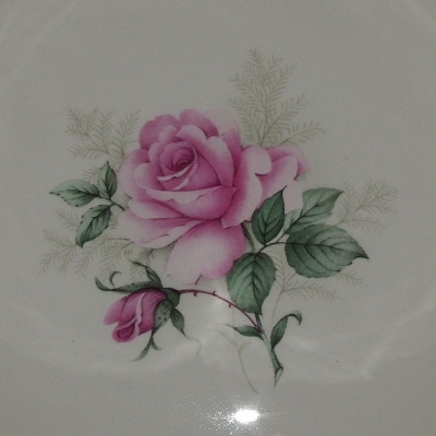 +MBA #2323-0121  "Mediun Pink Rose Ceramic Mixing Bowl"