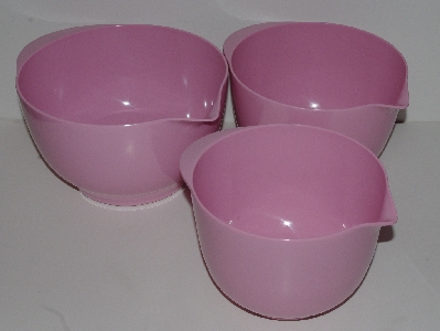 +MBA #2424-0079  "Set Of 3 Pink Nesting Plastic Mixing Bowls"