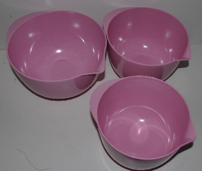 +MBA #2424-0079  "Set Of 3 Pink Nesting Plastic Mixing Bowls"