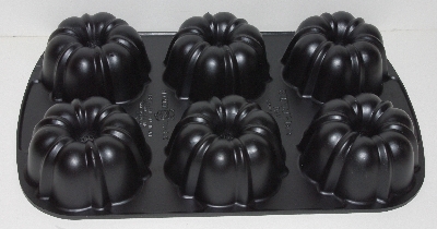 +MBA #2525-0069  "Noric Ware Black Bundt-Lette Pan"