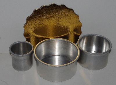 +MBA #2525-0206  "1990's Set Of 3 Magic Line Mini 3 Tier Cake Pans  & Gold Matalic Cake Cardboards"